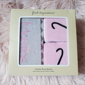 👶 First Impressions 3 Photo Prop Blocks Pink